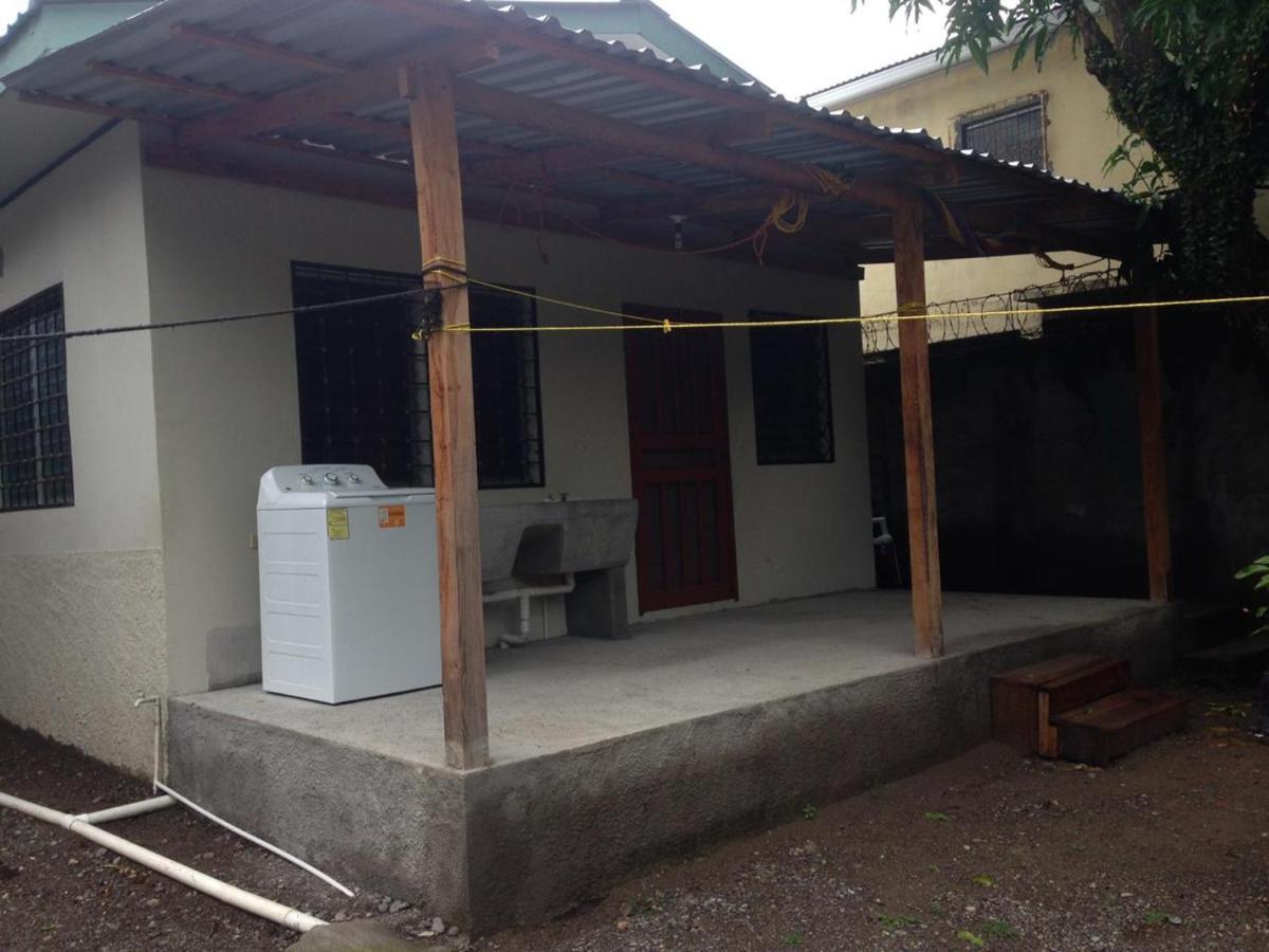 Elizabeth Enchantments La Ceiba Exterior photo