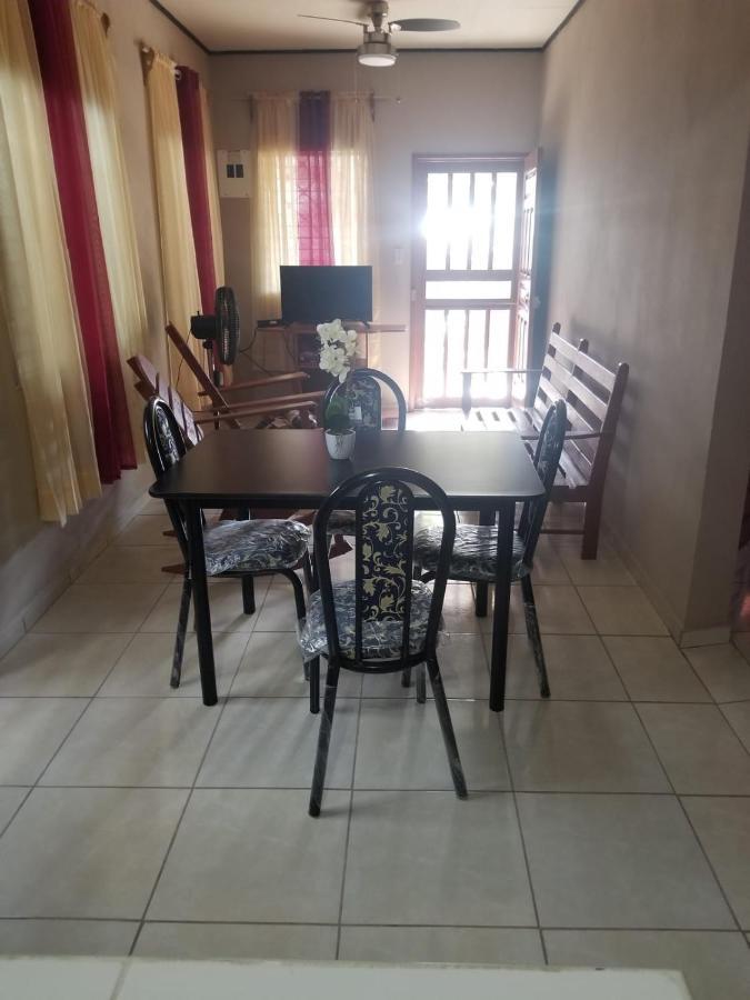 Elizabeth Enchantments La Ceiba Exterior photo