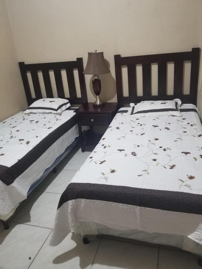 Elizabeth Enchantments La Ceiba Exterior photo