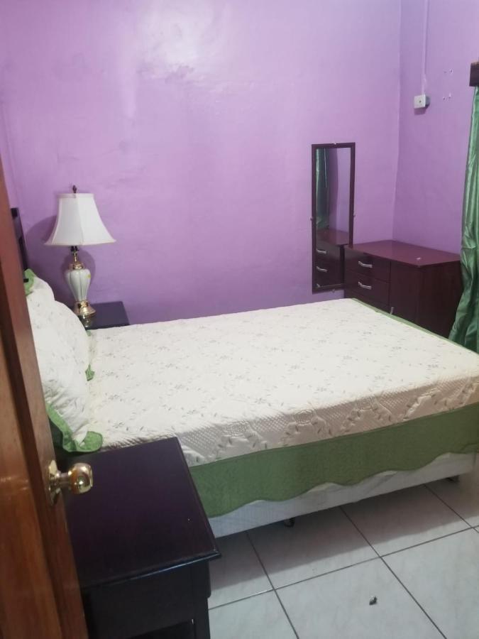 Elizabeth Enchantments La Ceiba Exterior photo